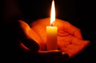Чи можна ставити свічку за упокій, якщо людина зникла безвісти: Священик дав відповідь