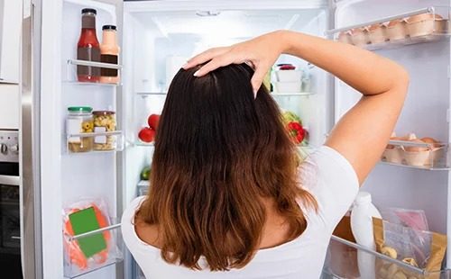 Які продукти в жодному разі не можна зберігати в морозилці
