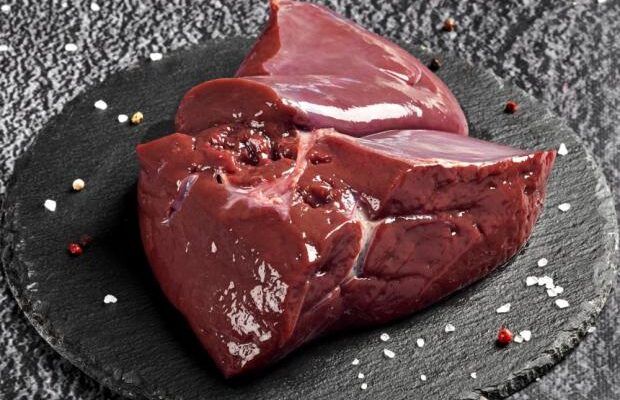 Господиням на замітку! Чим посипати печінку перед смаженням, щоб страва вийшла м’якою