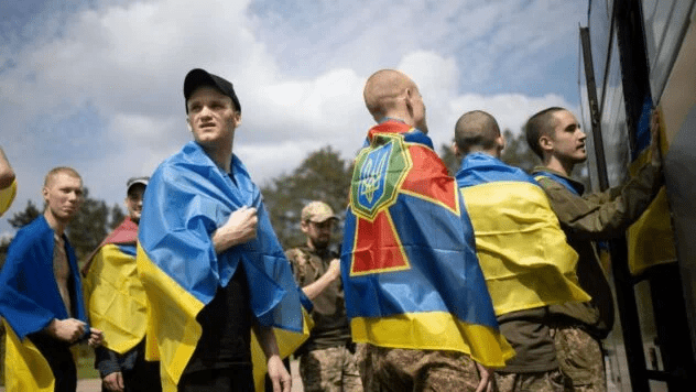 Лист доньки, отриманий у п0лоні: історія, якою поділився звільненiй боєць