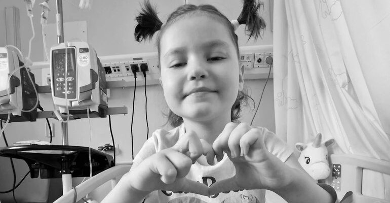 Небо забрало одразу двох… 7-річна Настя і її мама Марія загuнули в обіймах одна одної.