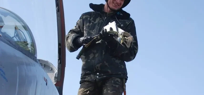 Опубліковано фото загиблого пілота F-16 Максима Устименко