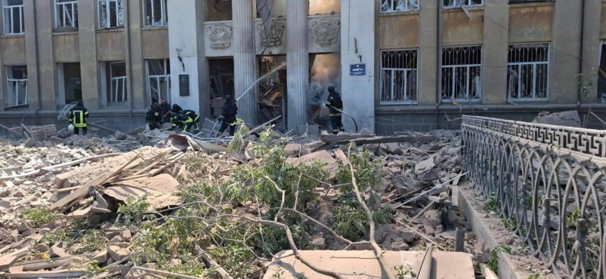 Школяр на Одещині сам вибрався з-під завалів ліцею та врятував друга