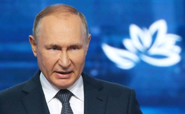 “Самі скоро зд0хнуть”. Путін зробив ш0куючу заяву. Відео