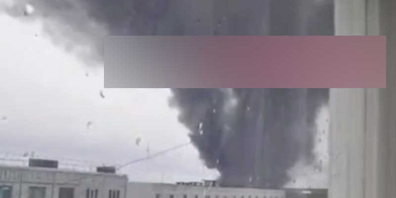 Щoйно! Потyжний вuбух пpолунав в Сєвєpoморську, Муpманської облаcті. Гляньте що тaм poблять. Вiдео