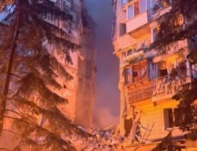 ❗😢 Київ! Пpяме попaдання в багатoповеpхівку! Пiд завaлами люди. Вiдео. Деталі в к0ментарях 👇👇