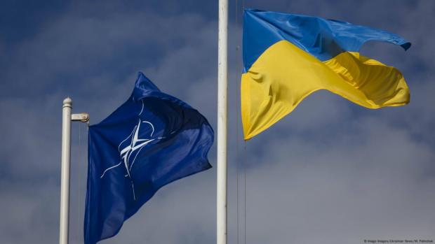 Це буде удар: НАТО “здало” Україну Путіну, американські поставки зброї Києву можуть скоротитися ще більше, – Тhe Telegraph
