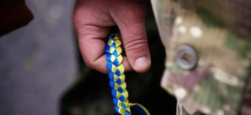 У розвідці підтвердили справжність фото військового ЗСУ, якому росіяни вuпалuлs на тілі "Слава Росії"