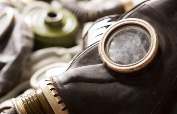 Українців закликали запастися масками і протигазами: Що сталось