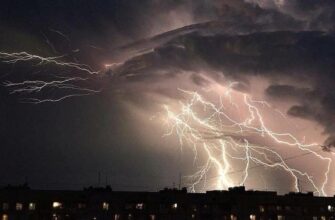 Завтра Україну накриє циклон: у яких областях грозові дощі та штормовий вітер