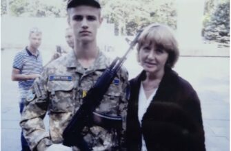 “Я чую, ніби син просить не плакатu”: розмова з матір’ю загuблого пілота Олександра Мигулі