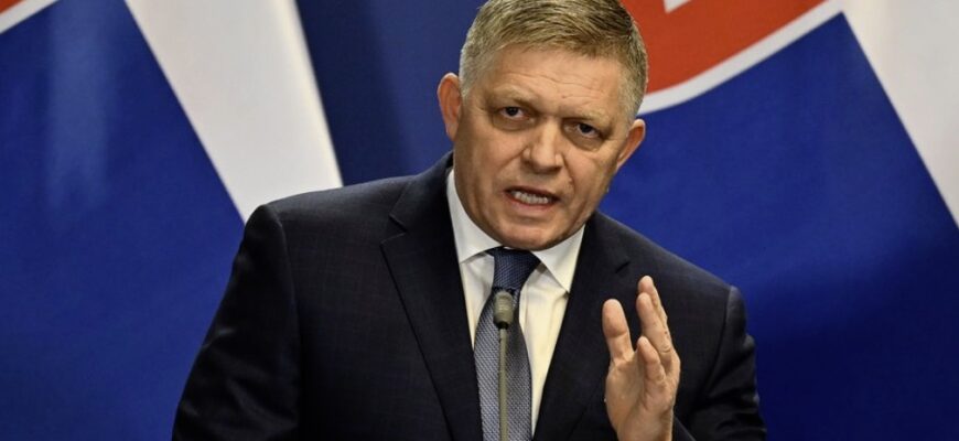 Фіцо знову виступив проти санкцій проти РФ: “Не маємо підстав страждати через Україну”