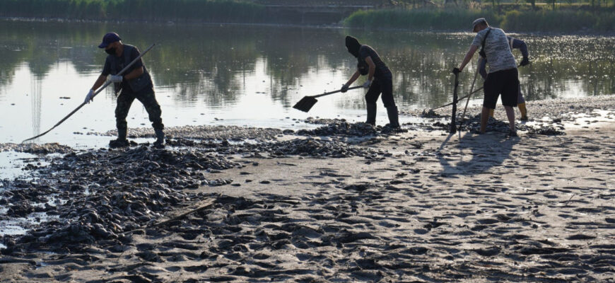 Екологічна катастрофа на Дніпропетровщині: люди не можуть відчинити вікна будинків