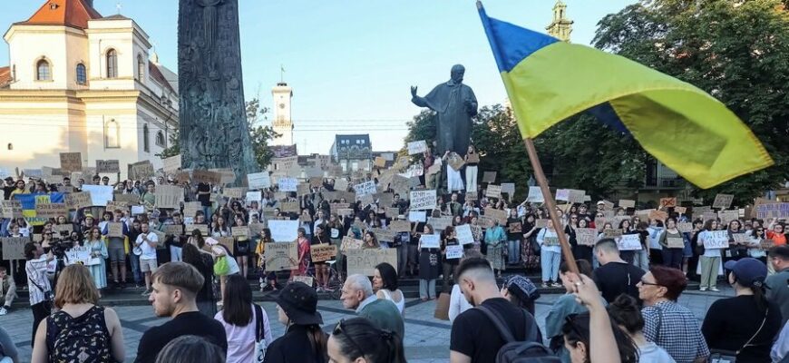 Реакція Зеленського на протести щодо НАБУ та САП