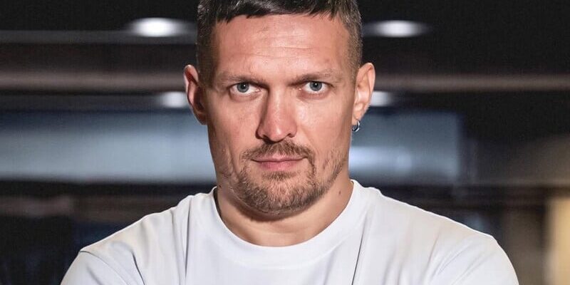 “Хай п0ходе! Він уже зваренuй, сuнок!” Усик підписався на сторінку хлопчика, який “прокоментував” його бій із Дюбуа