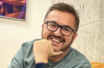 Двоє – рідних, одна – названа: як виглядають усі діти Олександра Пономарьова, які народили йому різні жінки