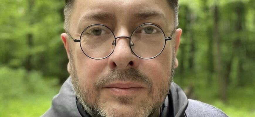 51-річний Олексій Суханов виїхав до Юрмали і пояснив, що стало причиною