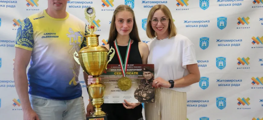 Переселенка з Херсона прославила Україну на весь світ — виборола золото чемпіонату світу з карате! Фото.