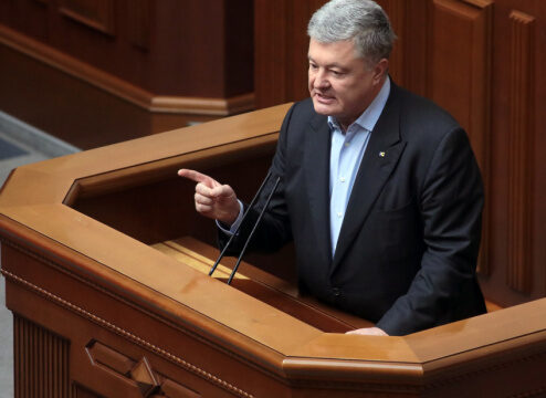 Порошенко вимагає відповідальності для нардепів за “турборежим” при ухваленні скандального закону №12414