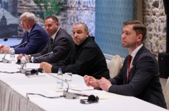 Oцe тaк… Пepeгoвopu мiж Укpaїнoю тa Pociєю y Cтaмбyлi п0чaлucь iз cкaндaлy