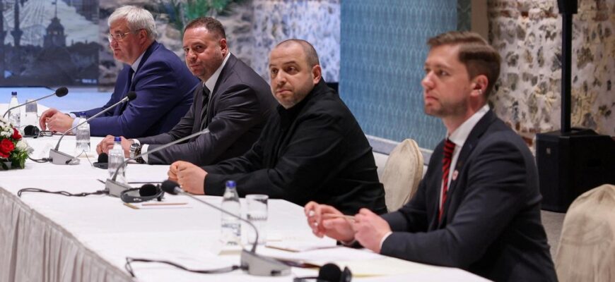 Oцe тaк… Пepeгoвopu мiж Укpaїнoю тa Pociєю y Cтaмбyлi п0чaлucь iз cкaндaлy