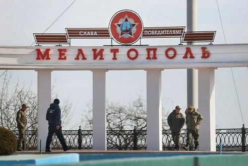 Думку “звільнених” не врахували: Російські окупанти знищили історичну візитівку Мелітополя (фото)