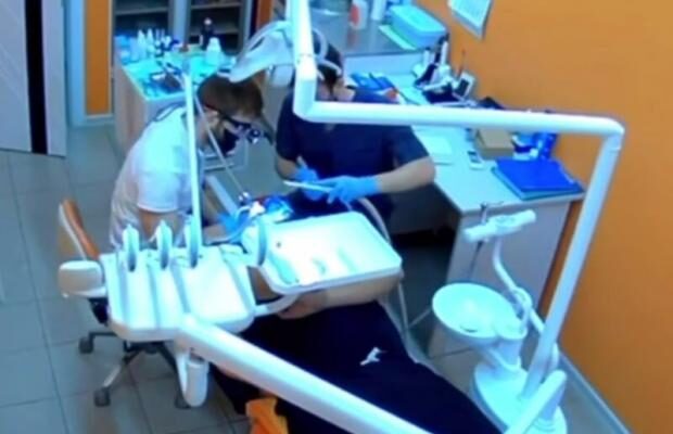 Лікування з “екстримом”: У Росії на прийомі у стоматолога в роті пацієнта вибухнув прилад (відео)