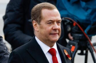 Медведєв загрожує генсеку НАТО сибірським табором: “Варто вивчати російську мову”