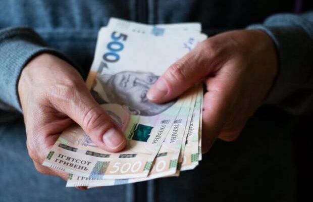 Пенсії в Україні перерахують у липні: Ось кому почнуть платити більше та про які суми йдеться