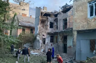 Російські війська завдали ударів по Львову: пошкоджено житлові будинки, дитячий садок і десятки авто — наслідки атаки на фото.