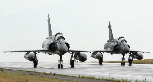 Пілот відвів літак подалі від населеного пункту: Нові подробиці падіння Mirage-2000 в Україні
