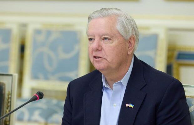 Росіє, ти маєш рацію”: Сенатор-республіканець відреагував на заяву Кремля, що там мають “імунітет до санкцій