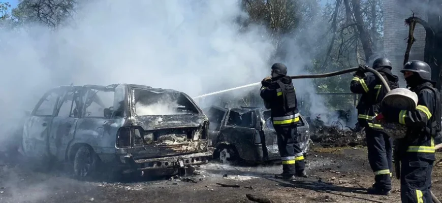 Російські загарбники атакували школу, амбулаторію і будинки на Дніпропетровщині