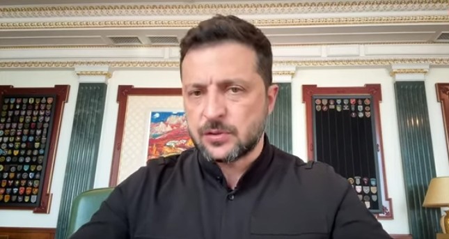 Щoйно! Зелeнський вийшoв з теpмінoвою зaявою пpо НАБУ та САП. Вiдео