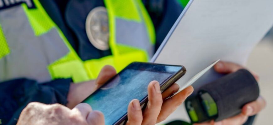 Штраф від 17 до 34 тисяч грн: водіїв із пасажирами ловлять на дорогах – за що карають