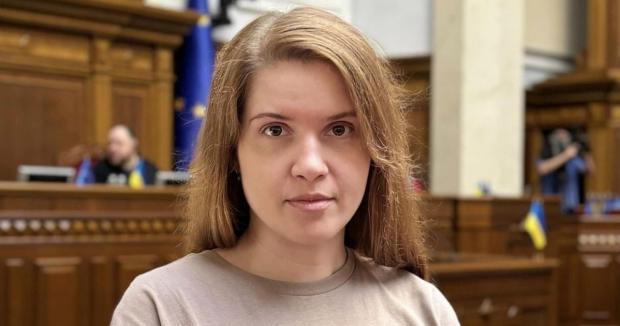 Синдром Аспергера й доступ до держтаємниці: Журналіст звернувся до нардепки Безуглої із незручними питаннями