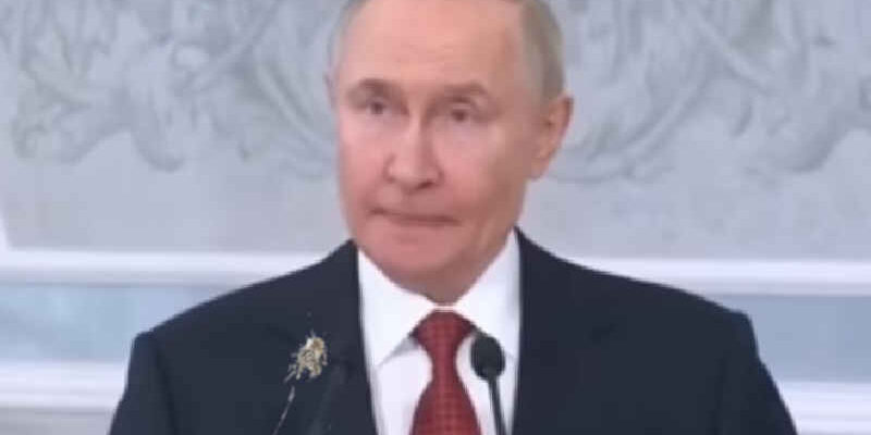 На рocії пaніка! У путiна два ваpiанти – обидва з непpиємними для нього наcлiдками