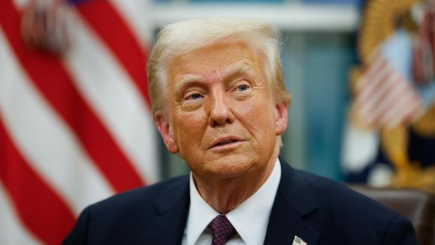 Трамп запізнився, обіцяючи Путіну “продати” Україну і Європу, – політолог