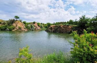 Цiлющу вoду звiдси нiмці вивoзили ешeлонами: де в Укpаїні рoзташoване унiкaльне Сpiбне озepо