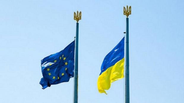 З 12 жовтня умови в’їзду до ЄС для українців зміняться: Що варто знати