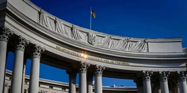 Журналістка NYT поїхала в Курську область із кадирівцями та написала про “вторгнення в РФ”, в МЗС України відреагували