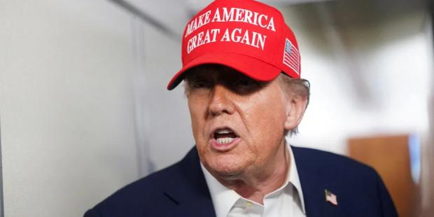“Знаєте, він професіонал”: Трамп заявив, що Путін “впорався” з санкціями проти РФ