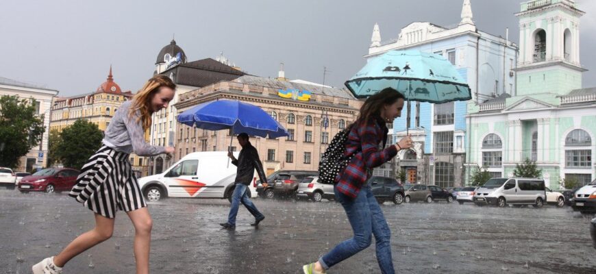 Україну заливатимуть дощі: синоптики назвали дату похолодання