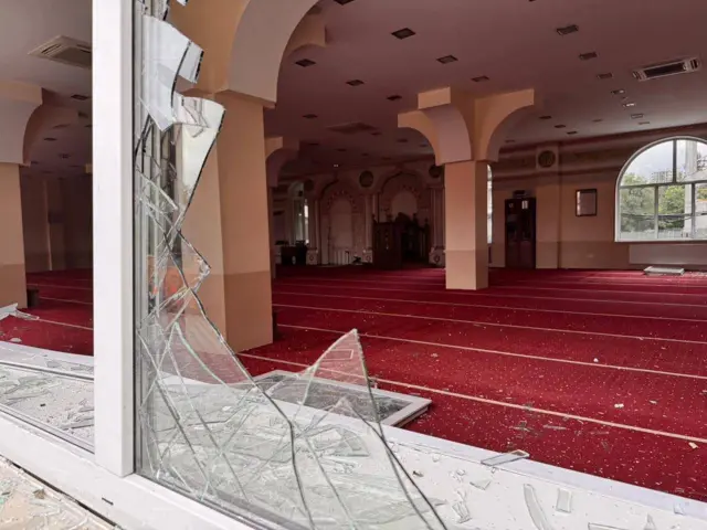 Пошкоджена мечеть у Києві