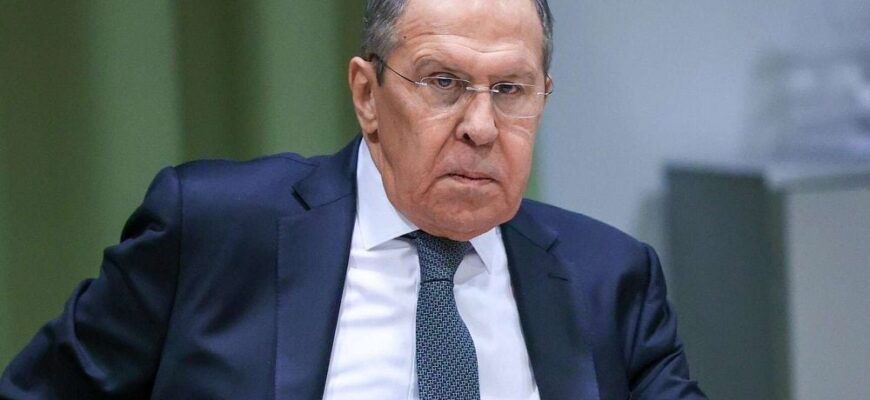 Росія запропонувала Україні свої “гарантії безпеки” – в Мережі сміються із заяви Лаврова