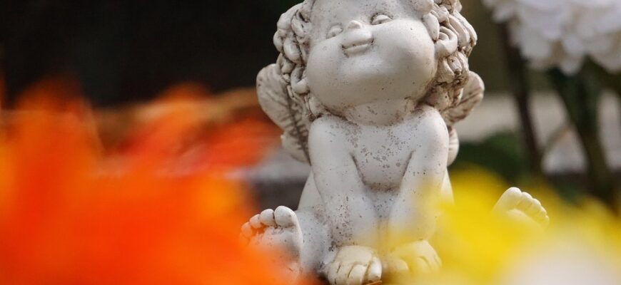 22 листопада: Хто сьогодні святкує День ангела (ФОТО)