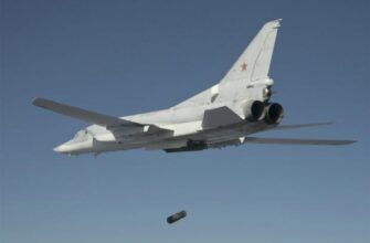 Авіація Путіна вдарила по житловій багатоповерхівці Покровська бомбою ФАБ-3000. Фото та відео воєнного злочину