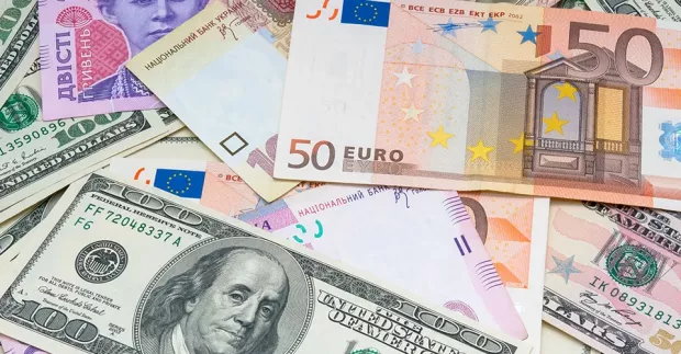 Чи буде стрімкий обвал гривні: Нацбанк дав прогноз, чого очікувати українцям Чи буде стрімкий обвал гривні: Нацбанк дав прогноз, чого очікувати українцям