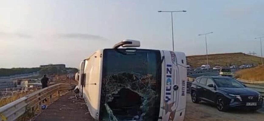 Пасажирський автобус потрапив у ДТП: троє загuблих, 20 поранених
