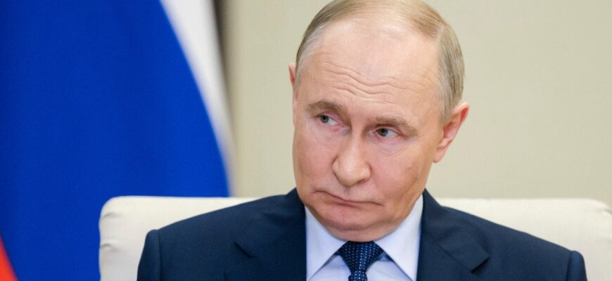 Один із літаків супроводу Путіна прибув на Аляску: що відомо